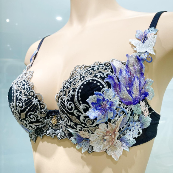 サルート新作「19グループ 限定発売コレクション」入荷のお知らせ