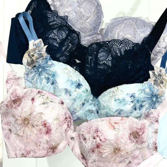 大人気！肌に溶け込む「ハグするブラ」