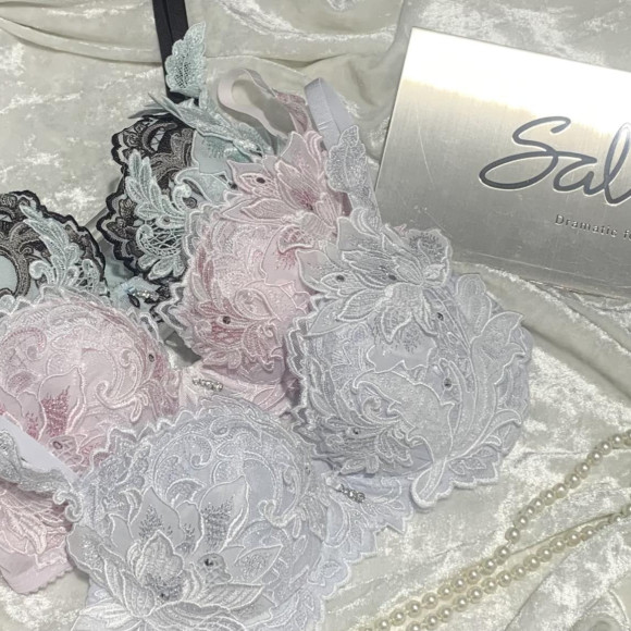 ワコールサルート☆32グループ入荷のお知らせ