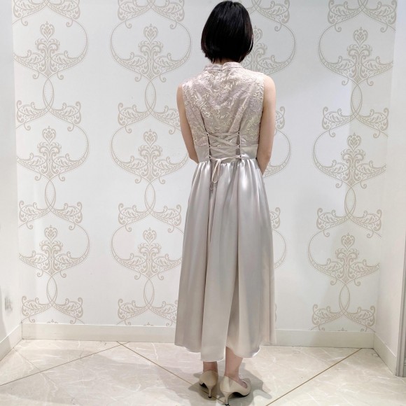 エメ ラメ刺繍レース×サテンドレス - ミディアムドレス