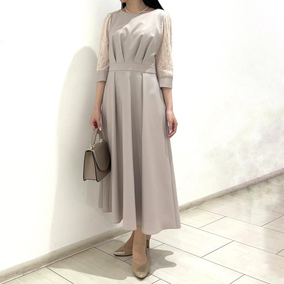 ✴︎レース袖フィット&フレアワンピース✴︎