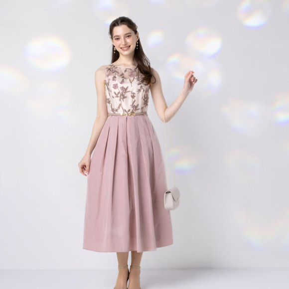 ✴︎フラワーモチーフ3D刺繍フィット＆フレアドレス✴︎