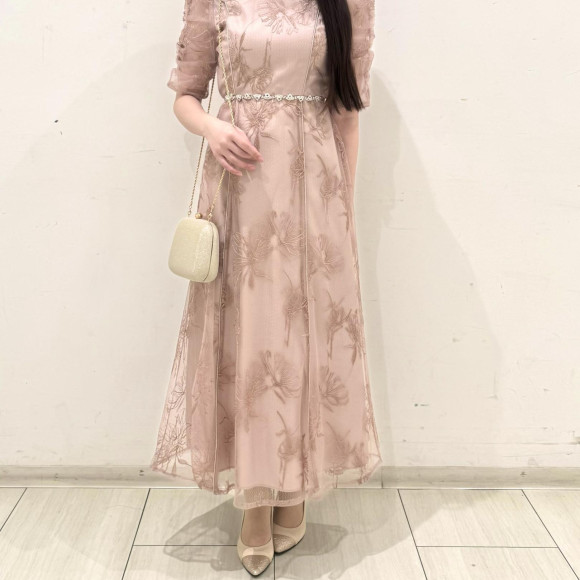 ✴︎ミストチュールフラワーモチーフラメ刺繍パイピングドレス✴︎