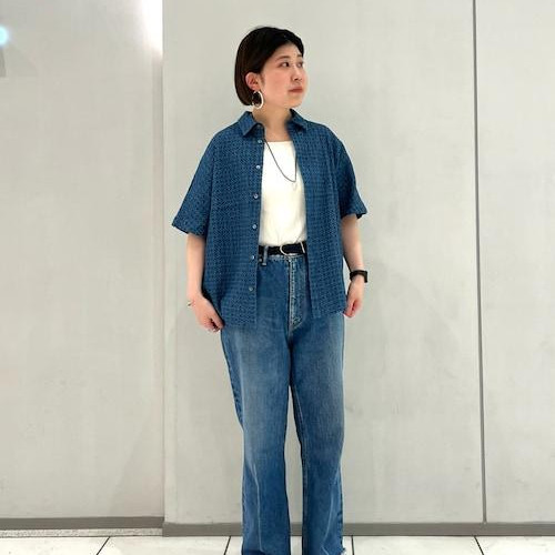 ゆるっとしたシルエットと、総刺...
