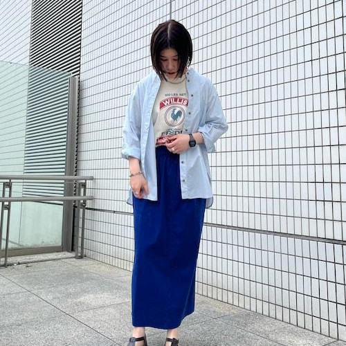 パッと目が覚めるようなブルーの...