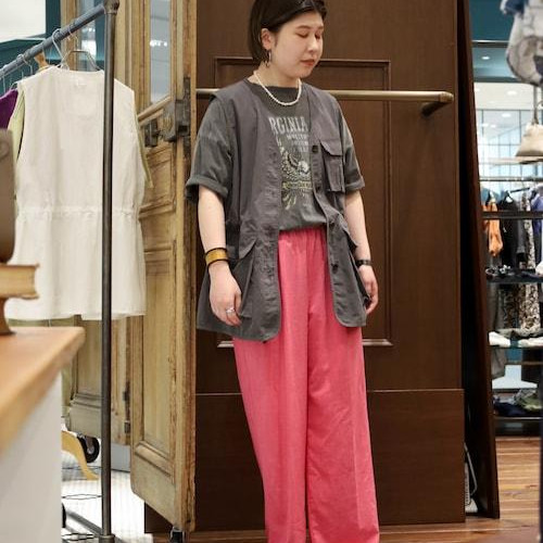 Tシャツとワイドパンツ、いつも...