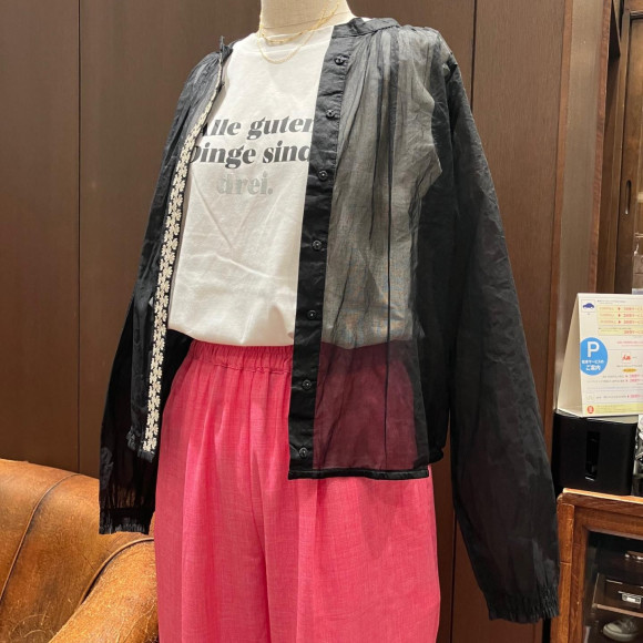 シアーブラウス