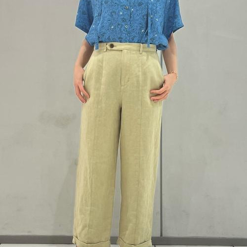 オリジナルの花柄ブラウスにリネ...