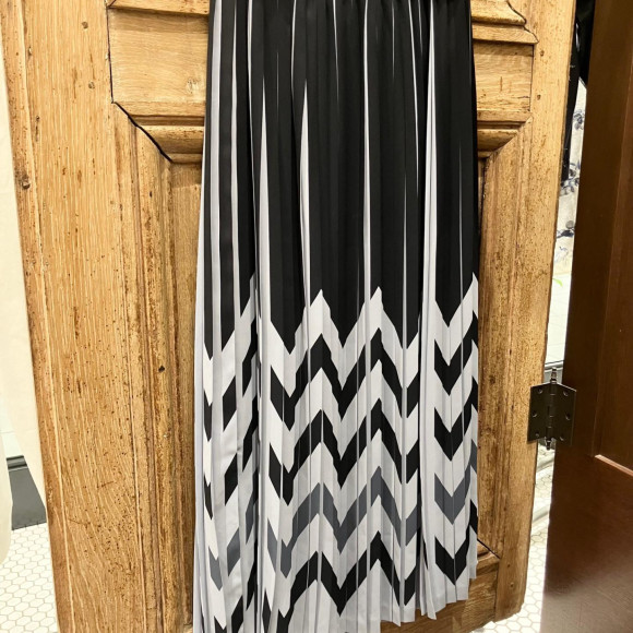 オーバープリントプリーツスカート