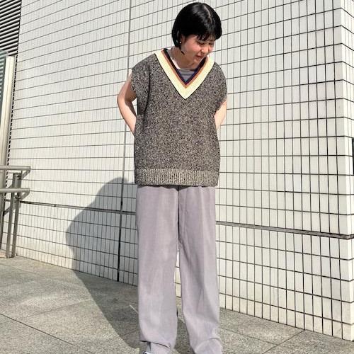 店頭には秋物も続々と入荷してお...