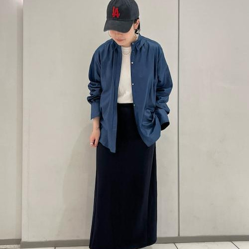 レザーっぽいツヤ顔のあるブラウ...