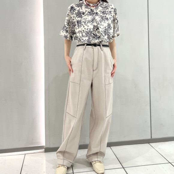 オンラインでも人気なブラウス