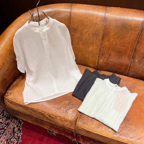 ハシゴストライプ　スタンドネックブラウス