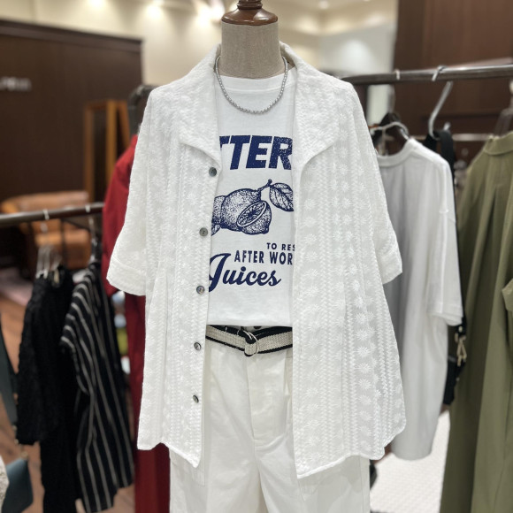 夏らしいホワイトコーデ