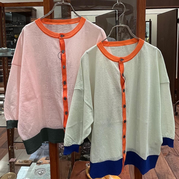 3colorsポリ麻　クルーネックカーデ