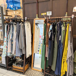明日より、