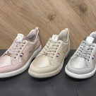 【さっと履ける】ルコックからサテン調スニーカー♡