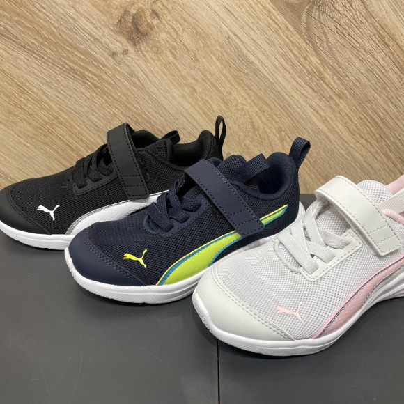 【PUMA】キッズ用ランニングシューズ
