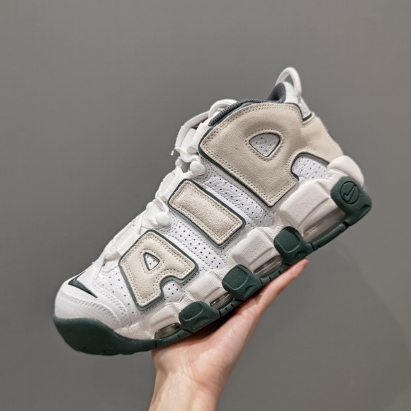 【NIKE】モアテン