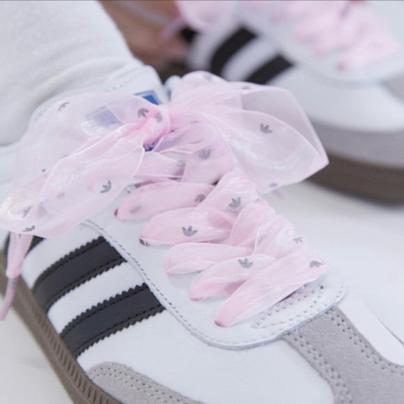 アディダスのあの！シューレースが。