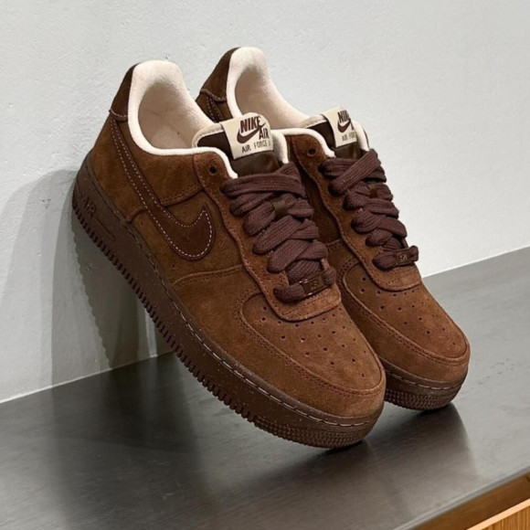 ナイキ新作発売