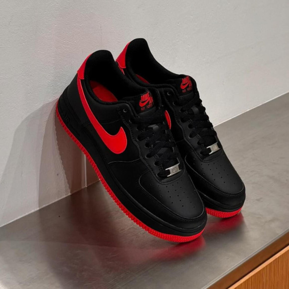 ナイキ　【新作】