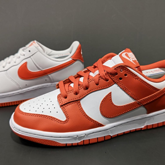 オレンジ【NIKE】