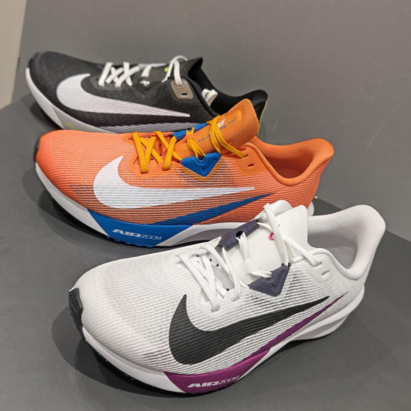 ナイキ【ランニングシューズ】