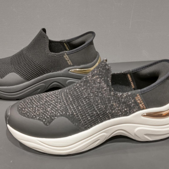 【NEW】スケッチャーズ