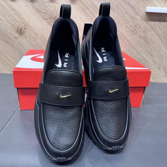 NIKE　AIRMAX PHENOMENA