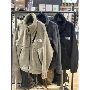 首元ネックゲーター知らず。ノースフェイスバーサロフトジャケット入荷しました