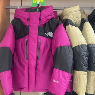 THE NORTH FACE ショートバルトロライトジャケット入荷しました(レディース)