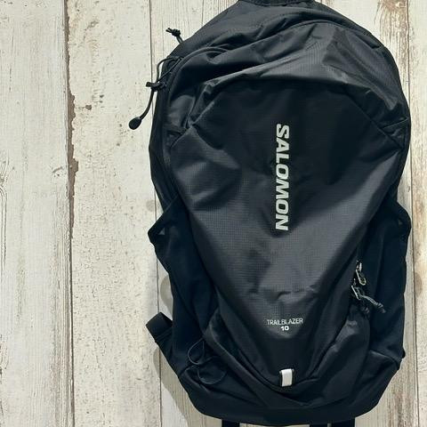 人気のサロモンのバックパック　ブラック再入荷しました☆
