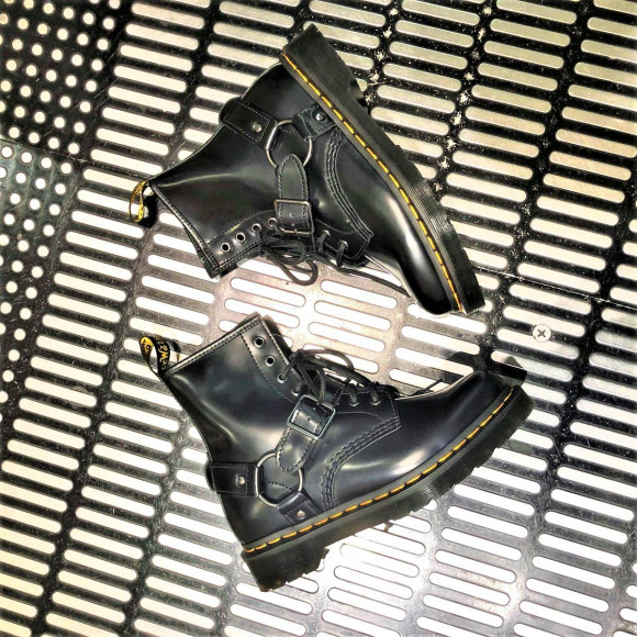 2019 AW】新作8ホールはハーネスベルト付き！ | Dr. Martens・ショップ