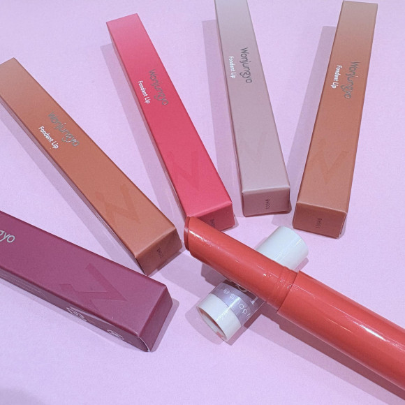 ウォンジョンヨのぷっくりツヤリップ♡