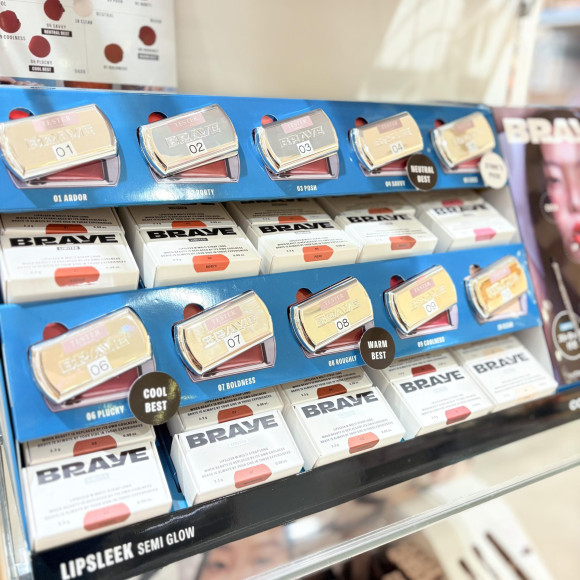 チークにもリップにも！BRAYE（ブレイ）