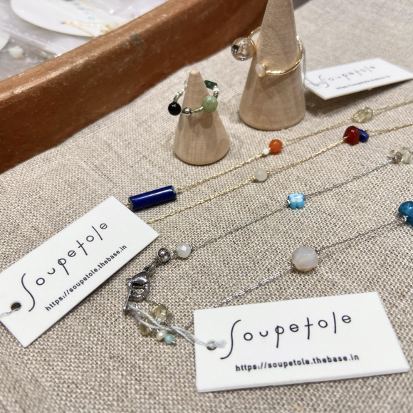 すてきなアクセサリー、お取り扱いはじまりました。