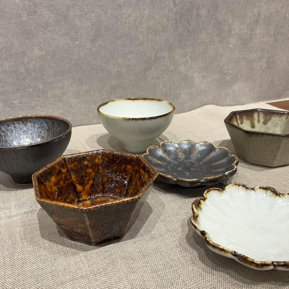 【新年の食卓に！】小鉢・小皿たくさん入荷しております！