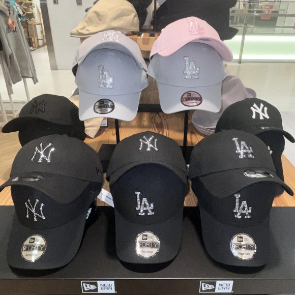 大人気⭐︎NEW ERA  9FORTY Rhinestone Series入荷